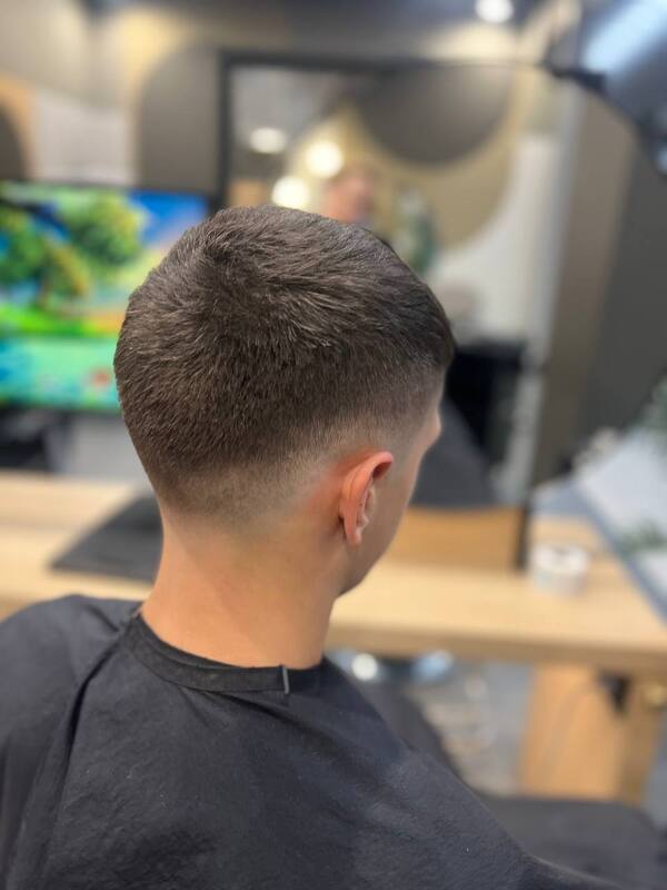 Vīriešu frizūra HAIRRIGA Barbershop