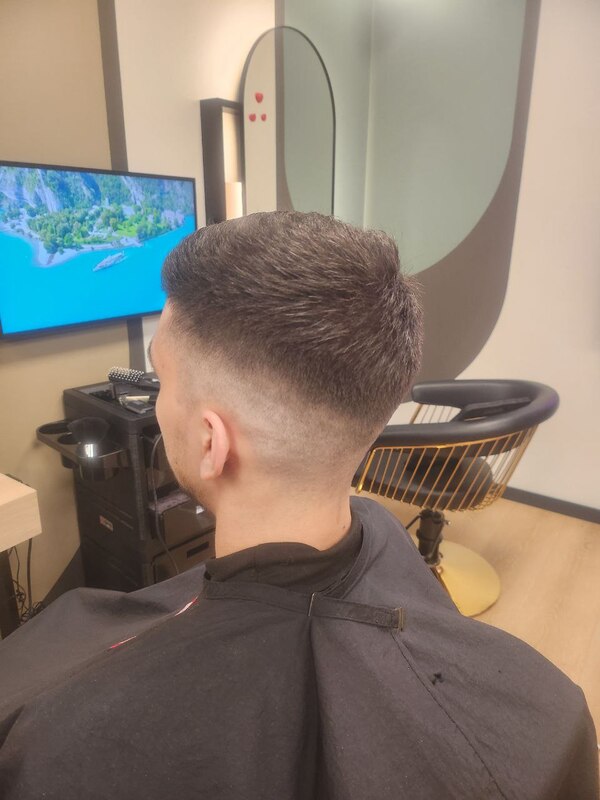 Vīriešu frizūra HAIRRIGA Barbershop