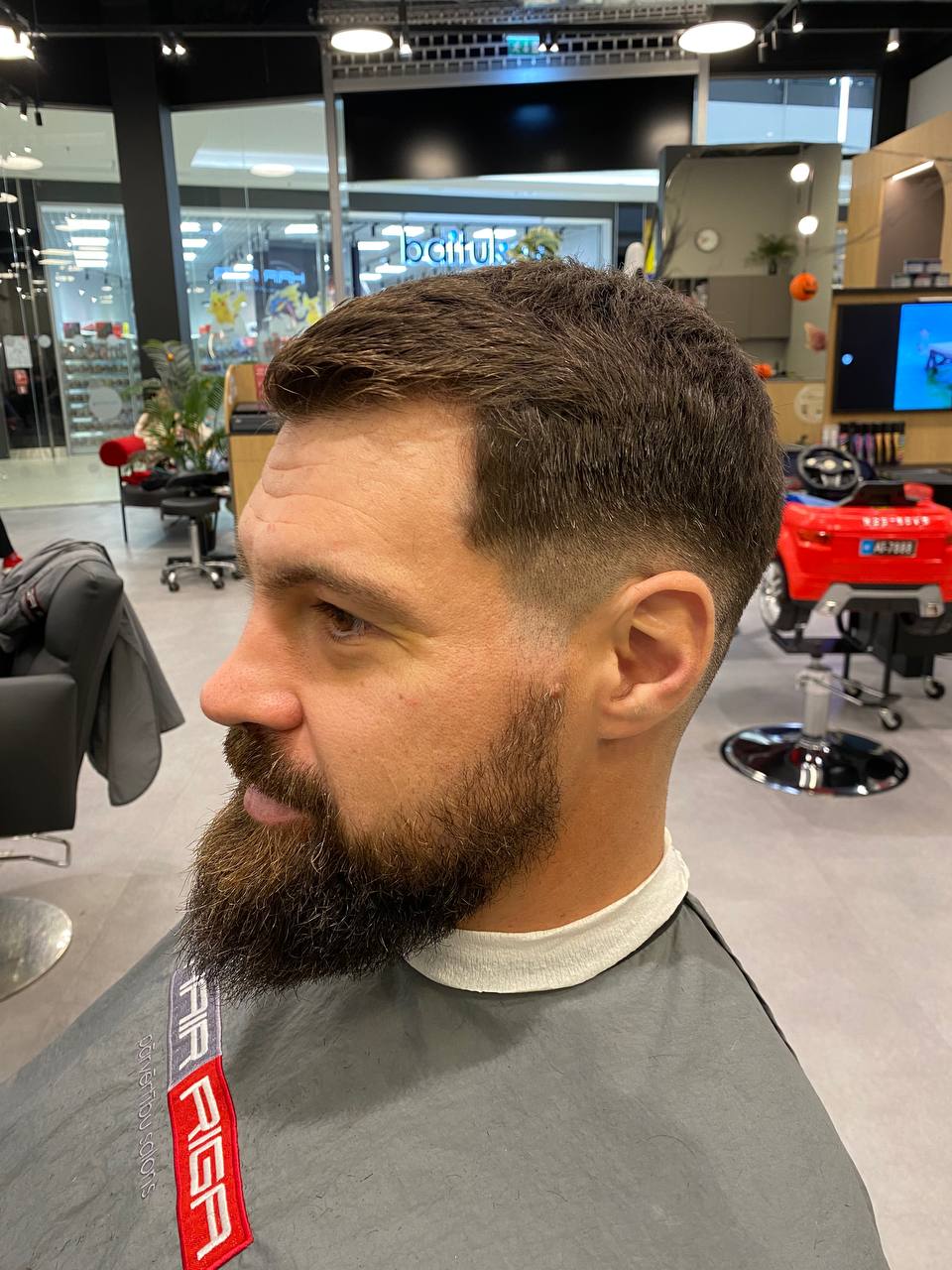Vīriešu frizūra HAIRRIGA Barbershop
